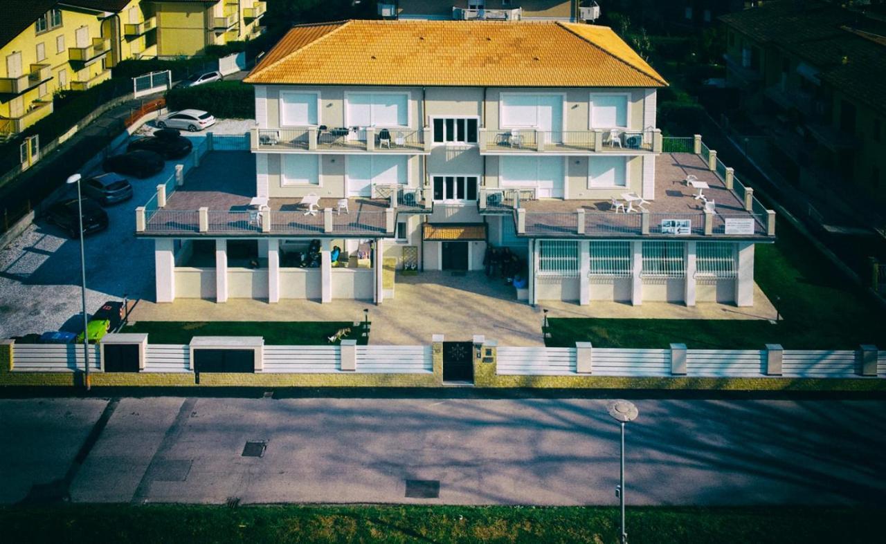 Residence Deamarina Marina di Massa Dış mekan fotoğraf